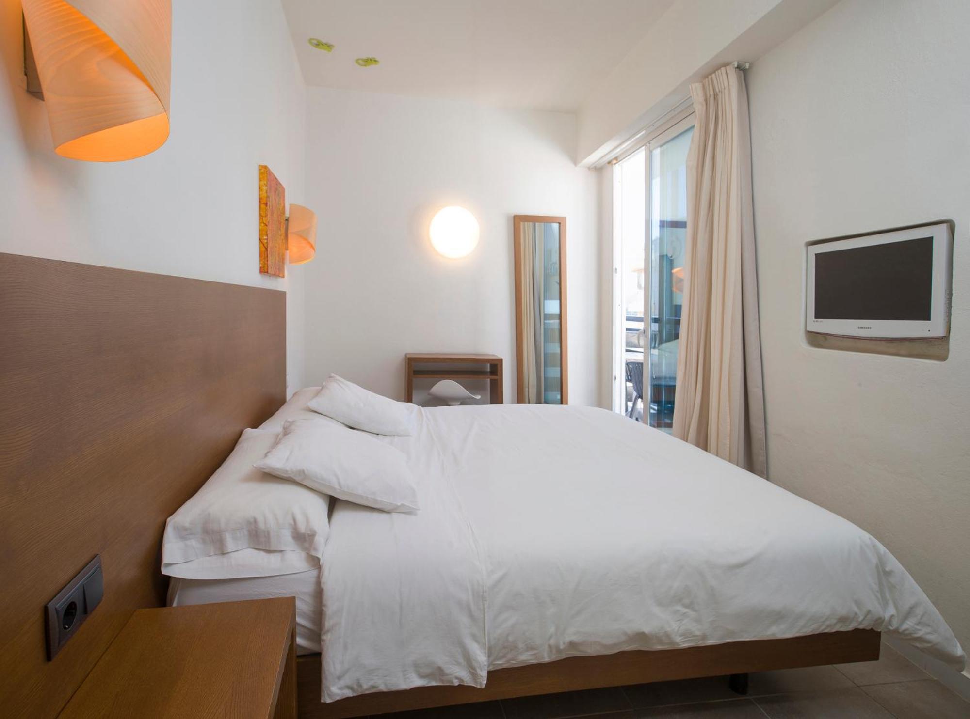 Es Mitjorn Hotel سان أنطونيو المظهر الخارجي الصورة