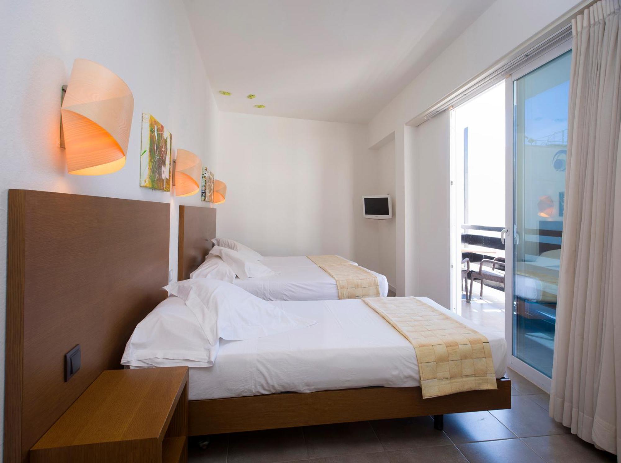 Es Mitjorn Hotel سان أنطونيو المظهر الخارجي الصورة