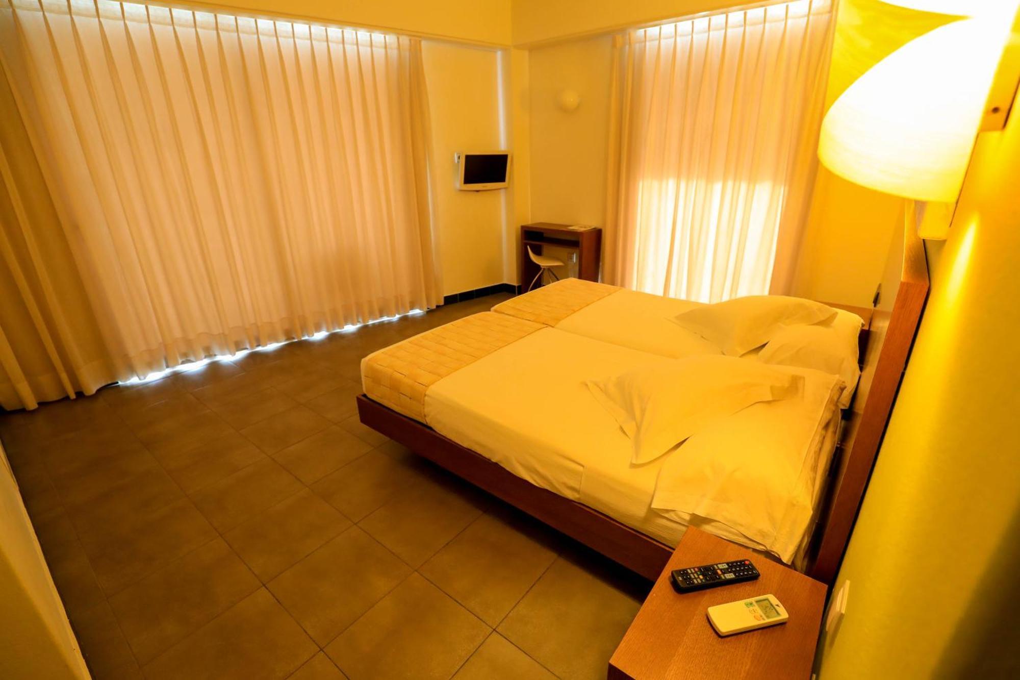 Es Mitjorn Hotel سان أنطونيو المظهر الخارجي الصورة