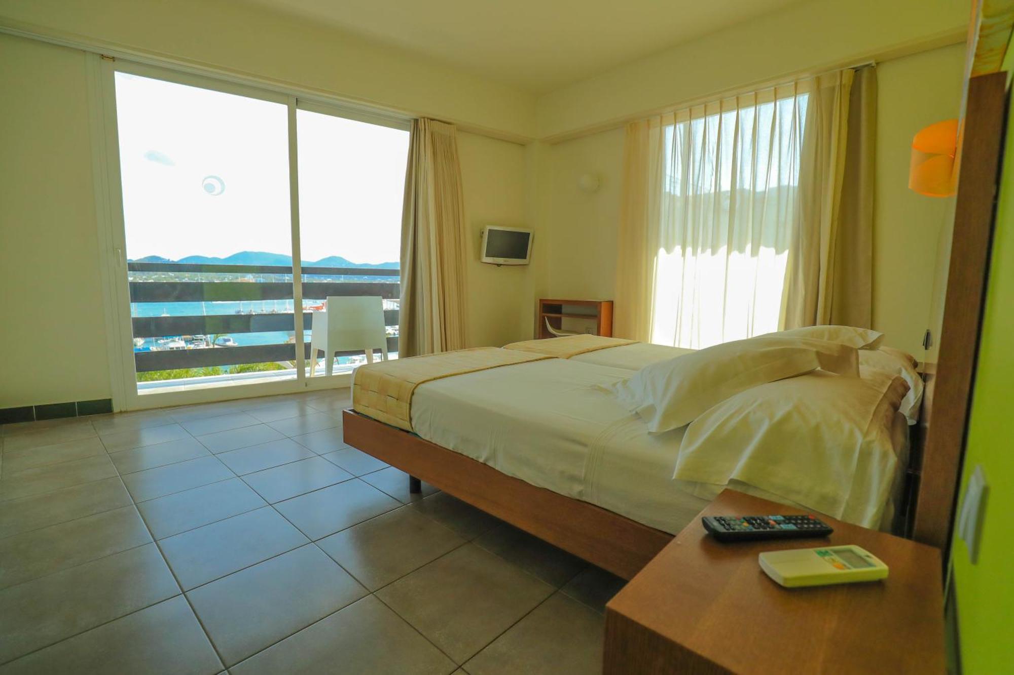 Es Mitjorn Hotel سان أنطونيو المظهر الخارجي الصورة