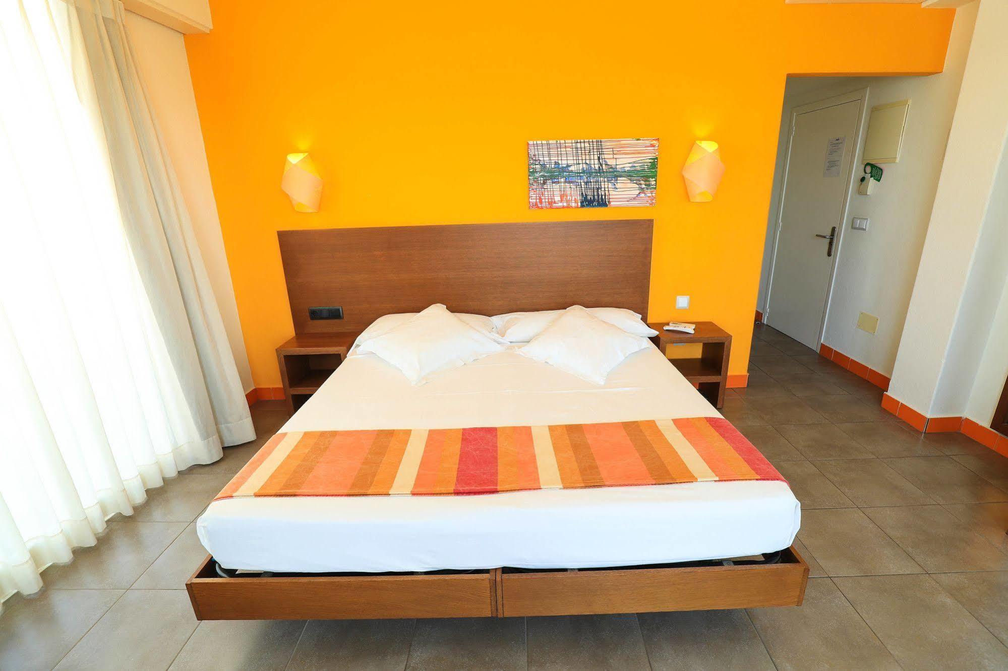 Es Mitjorn Hotel سان أنطونيو المظهر الخارجي الصورة